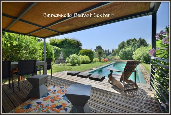 Superbe maison bourgeoise, proche Bergerac, très beaux volumes, jardin, garage, car-port, piscine, solarium, accès voie verte