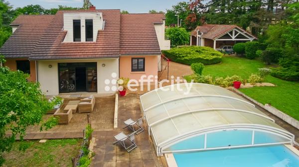 Maison
         9 pièces
        - 205 m² Exclusivité 369 000 € *