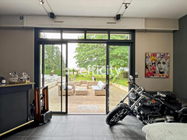 Maison
         9 pièces
        - 205 m² Exclusivité 369 000 € *