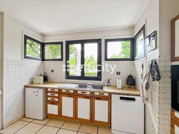 Maison
         9 pièces
        - 205 m² Exclusivité 369 000 € *