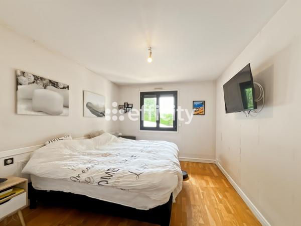 Maison
         9 pièces
        - 205 m² Exclusivité 369 000 € *