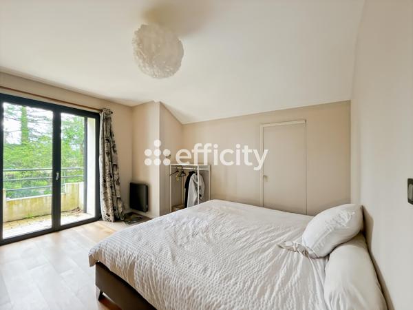 Maison
         9 pièces
        - 205 m² Exclusivité 369 000 € *