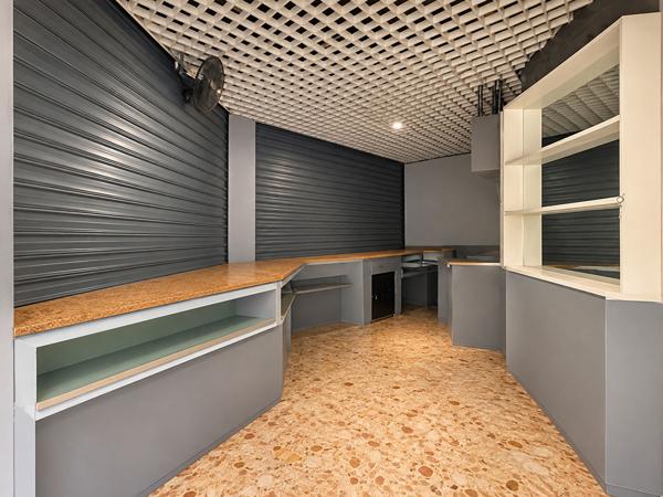 A LOUER - LOCAL COMMERCIAL 70M2 - GALERIE MARCHANDE INTERMARCHE À BOLLENE