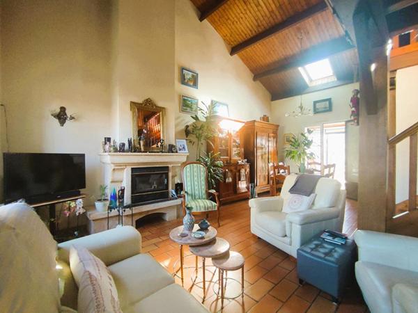 Maison Fontaine Le Comte 7 pièce(s) 167 m2