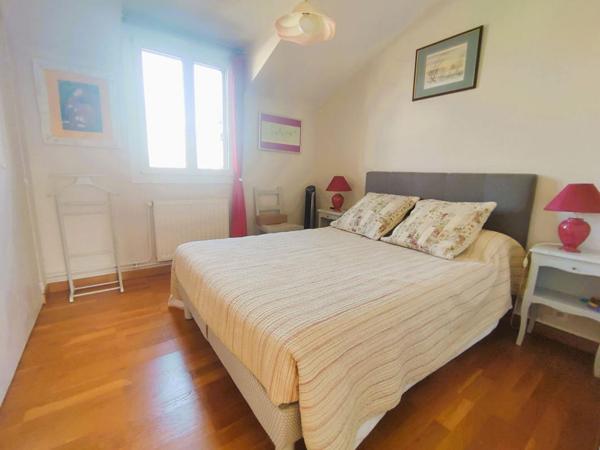 Maison Fontaine Le Comte 7 pièce(s) 167 m2