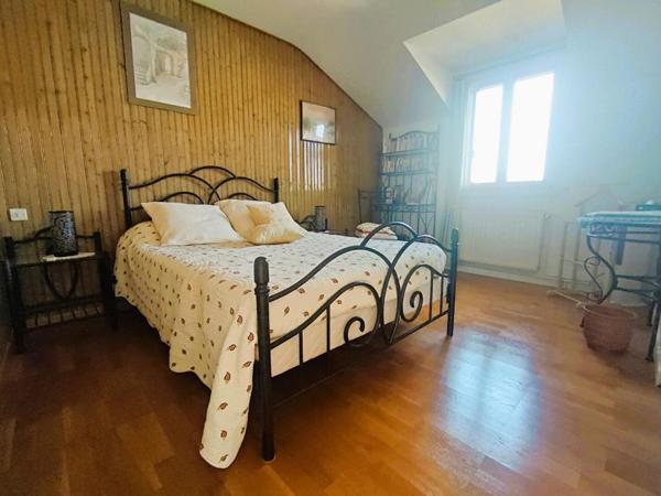 Maison Fontaine Le Comte 7 pièce(s) 167 m2