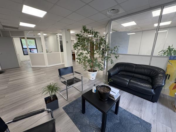 Marseille (13009) BUREAUX À LOUER – MARSEILLE 9ÈME - 100m2 - AVEC STATIONNEMENTS