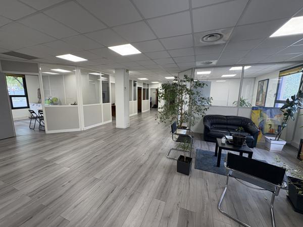 Marseille (13009) BUREAUX À LOUER – MARSEILLE 9ÈME - 100m2 - AVEC STATIONNEMENTS