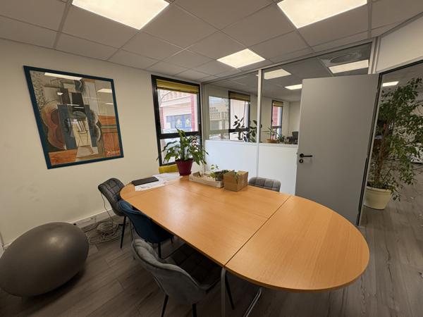 Marseille (13009) BUREAUX À LOUER – MARSEILLE 9ÈME - 100m2 - AVEC STATIONNEMENTS