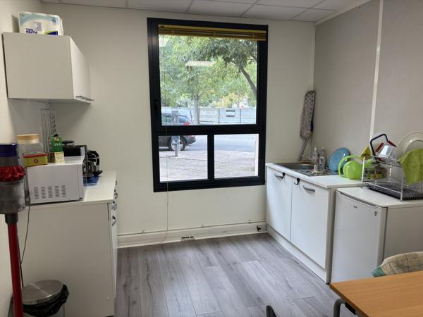Marseille (13009) BUREAUX À LOUER – MARSEILLE 9ÈME - 100m2 - AVEC STATIONNEMENTS