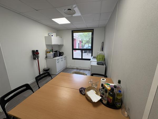 Marseille (13009) BUREAUX À LOUER – MARSEILLE 9ÈME - 100m2 - AVEC STATIONNEMENTS