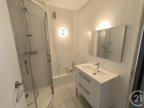 Appartement F5 à vendre  5 pièces - 110,71 m 2   POITIERS  - 86
