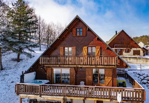 Chalet à vendre à Besse-et-Saint-Anastaise (63610) - Puy-de-Dôme