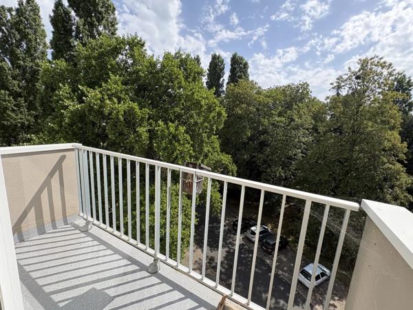 Vente                                                      Appartement
                        
                     5 pièces                      84 m2                     à Nantes