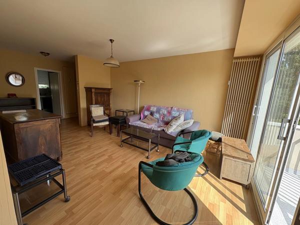 Vente                                                      Appartement
                        
                     5 pièces                      84 m2                     à Nantes