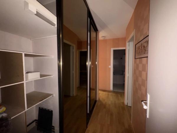 Vente                                                      Appartement
                        
                     5 pièces                      84 m2                     à Nantes