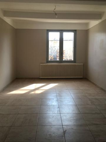 EYRAGUES - PARTIE DE MAS - 4 PIECES - GARAGE - EXTERIEUR