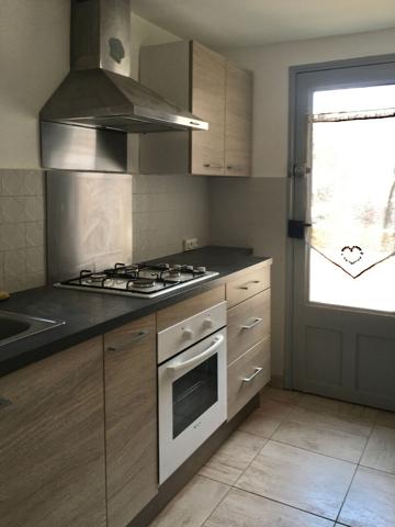 EYRAGUES - PARTIE DE MAS - 4 PIECES - GARAGE - EXTERIEUR