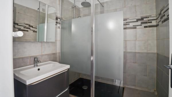 Appartement T2 avec terrasse NIMES (30)