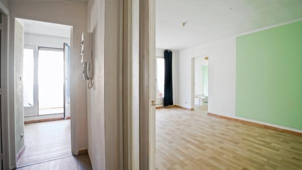 Appartement T2 avec terrasse NIMES (30)