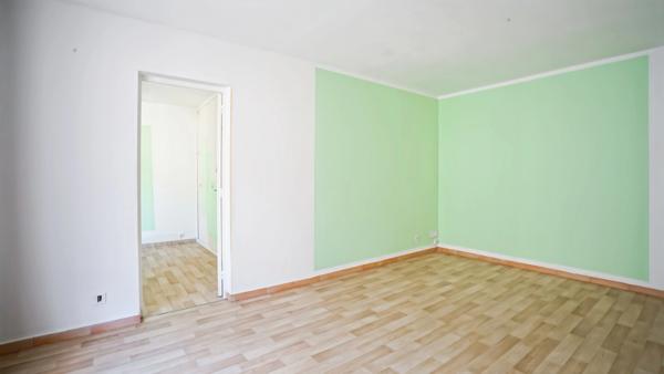 Appartement T2 avec terrasse NIMES (30)