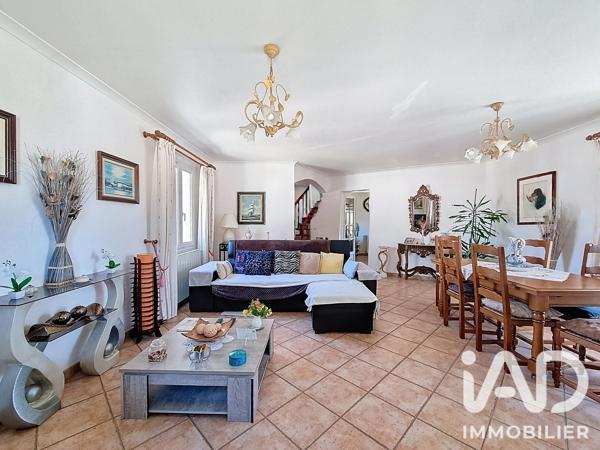 Maison à vendre 6 pièces 157 m² Nîmes