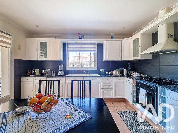 Maison à vendre 6 pièces 157 m² Nîmes
