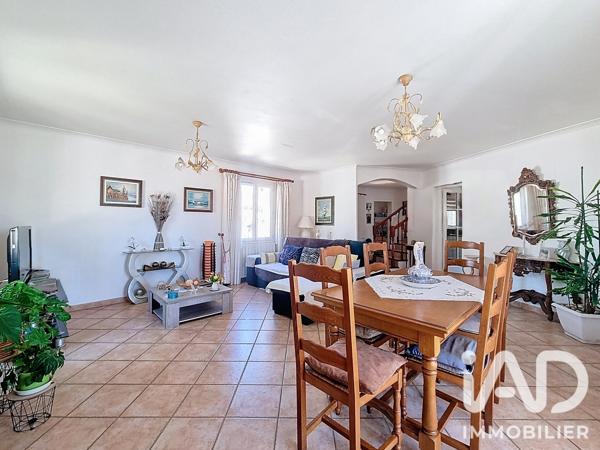 Maison à vendre 6 pièces 157 m² Nîmes