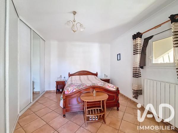 Maison à vendre 6 pièces 157 m² Nîmes