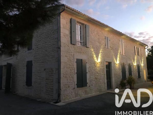 Maison à vendre 15 pièces 305 m² Le Gua