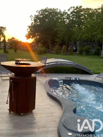 Maison à vendre 15 pièces 305 m² Le Gua