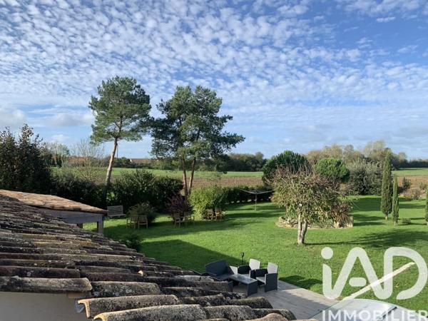 Maison à vendre 15 pièces 305 m² Le Gua