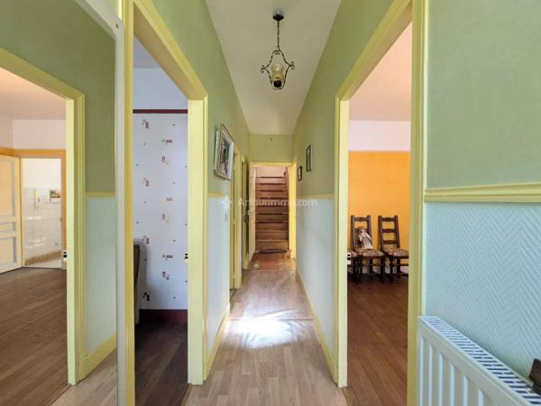 Vente                                                      Maison
                        
                     5 pièces                      101 m2                     à Neufchâteau