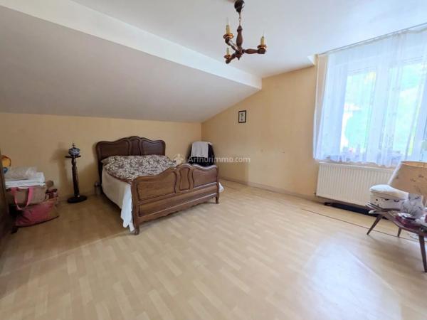Vente                                                      Maison
                        
                     5 pièces                      101 m2                     à Neufchâteau