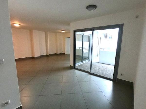 Spacieux F3 de 72m2 Résidence ANTINEA à Ste Clotilde