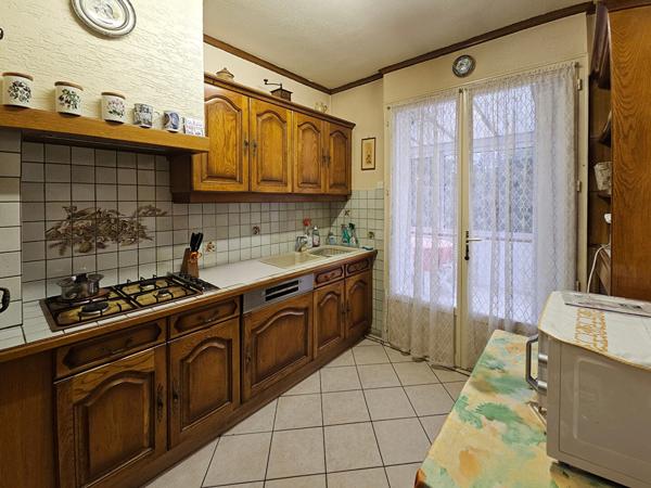 Maison 2 chambres avec combles aménageables, sur sous-sol total.