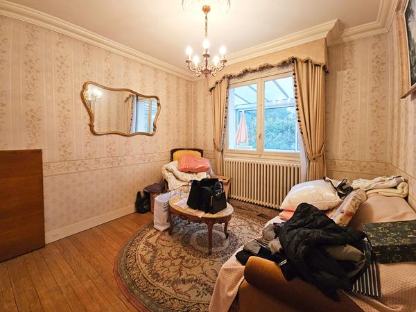 Maison 2 chambres avec combles aménageables, sur sous-sol total.