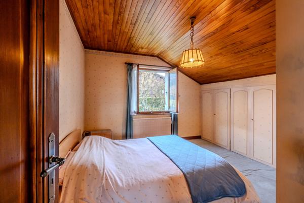 EXCLUSIVITÉ – Maison avec deux appartements sur un grand terrain à Bons-en-Chablais