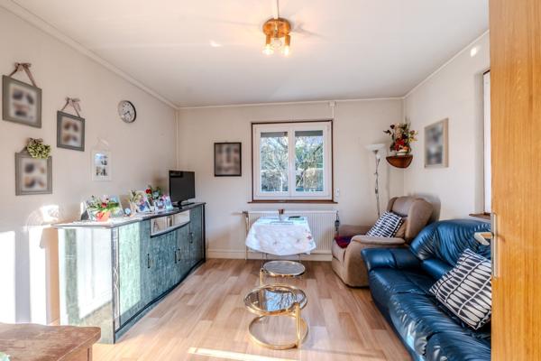 EXCLUSIVITÉ – Maison avec deux appartements sur un grand terrain à Bons-en-Chablais