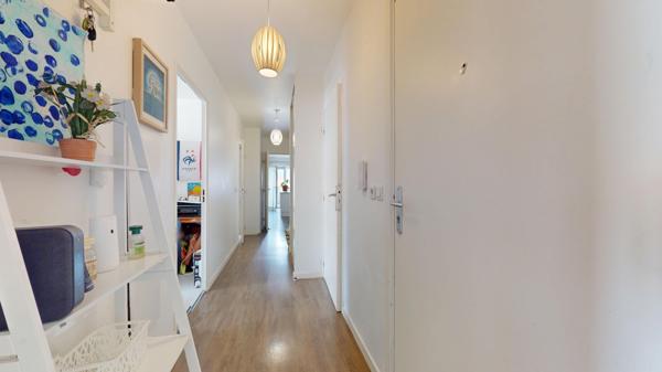 Appartement 4 pièces - proche T7 - RER C