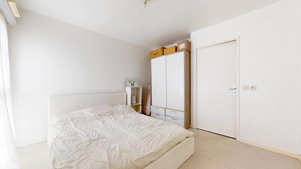 Appartement 4 pièces - proche T7 - RER C