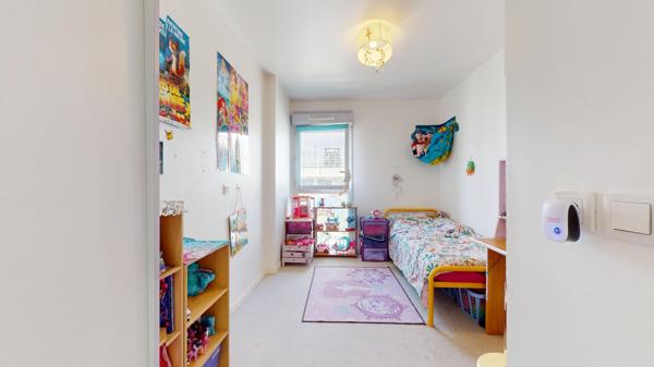 Appartement 4 pièces - proche T7 - RER C