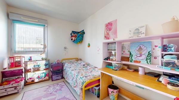 Appartement 4 pièces - proche T7 - RER C