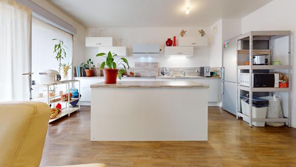 Appartement 4 pièces - proche T7 - RER C