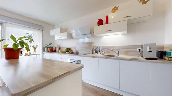 Appartement 4 pièces - proche T7 - RER C