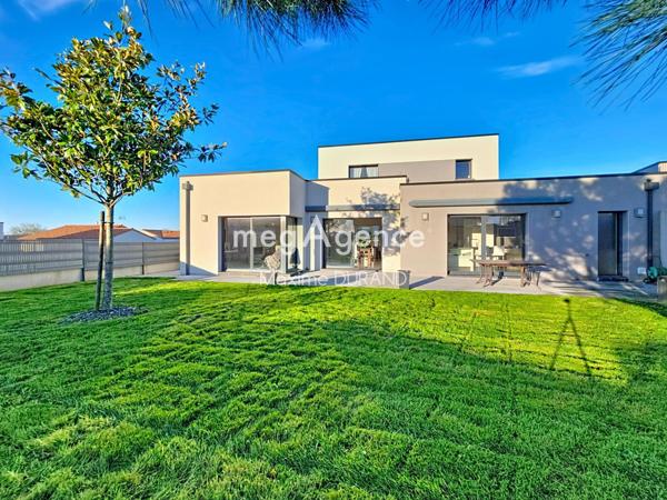 Maison à LA SEGUINIERE, 49280 - 6 pièces 166m²