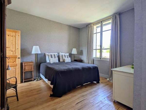 Maison bourgeoise de 140 m2 avec piscine sur terrain de 1384 m²