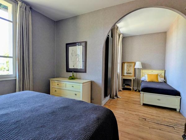 Maison bourgeoise de 140 m2 avec piscine sur terrain de 1384 m²