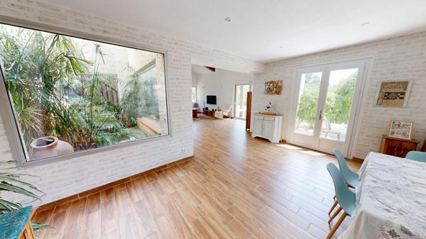 Vinassan, Villa familiale 6 chambres, garage, piscine, terrain 1545m²
