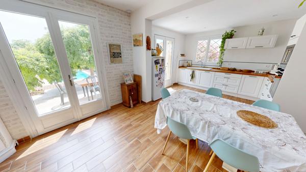 Vinassan, Villa familiale 6 chambres, garage, piscine, terrain 1545m²